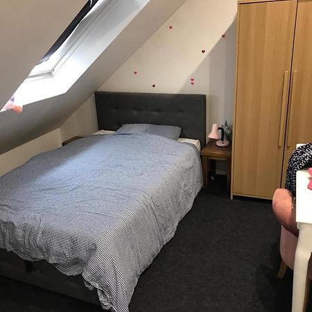 2 X Double Rooms In Cheam Exteriör bild